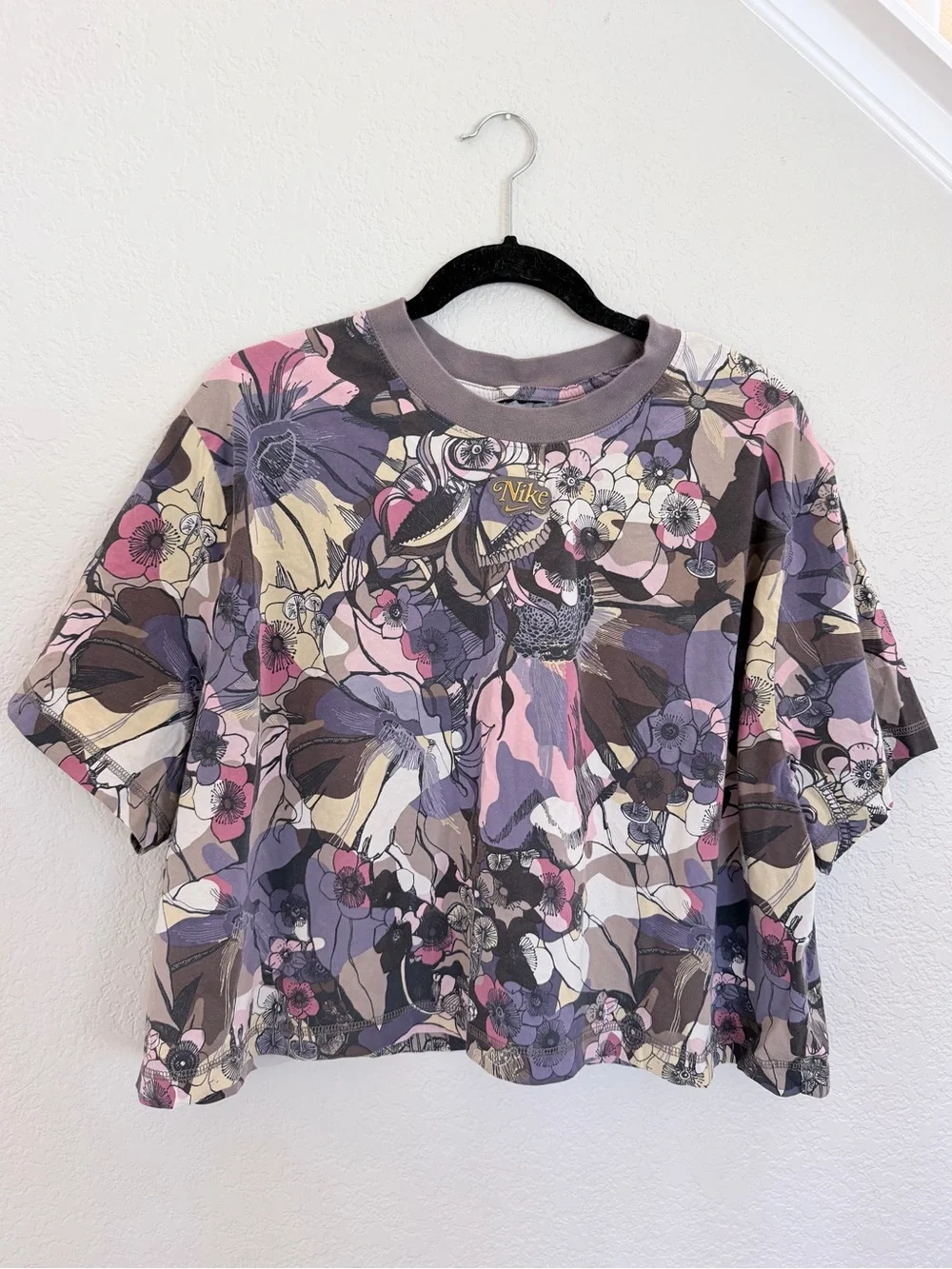 Nike Femme floral print crop top